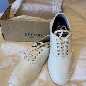 Sperry Captains CVO white sneakers